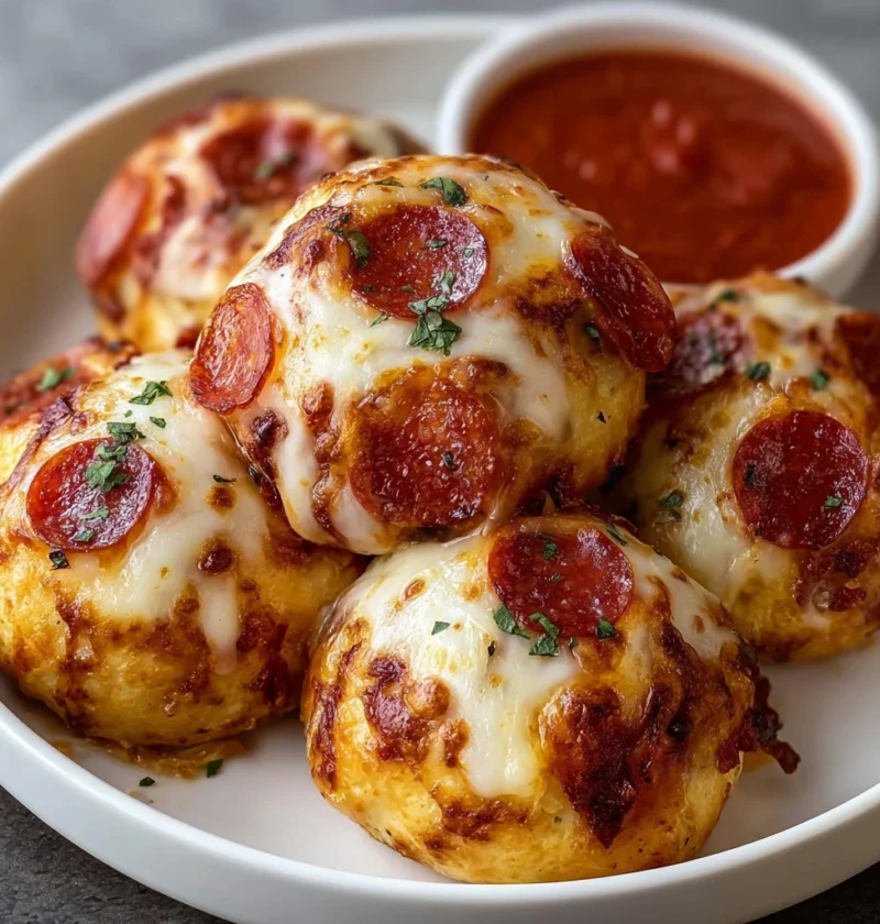 Cheesy Pepperoni Pizza Bombs