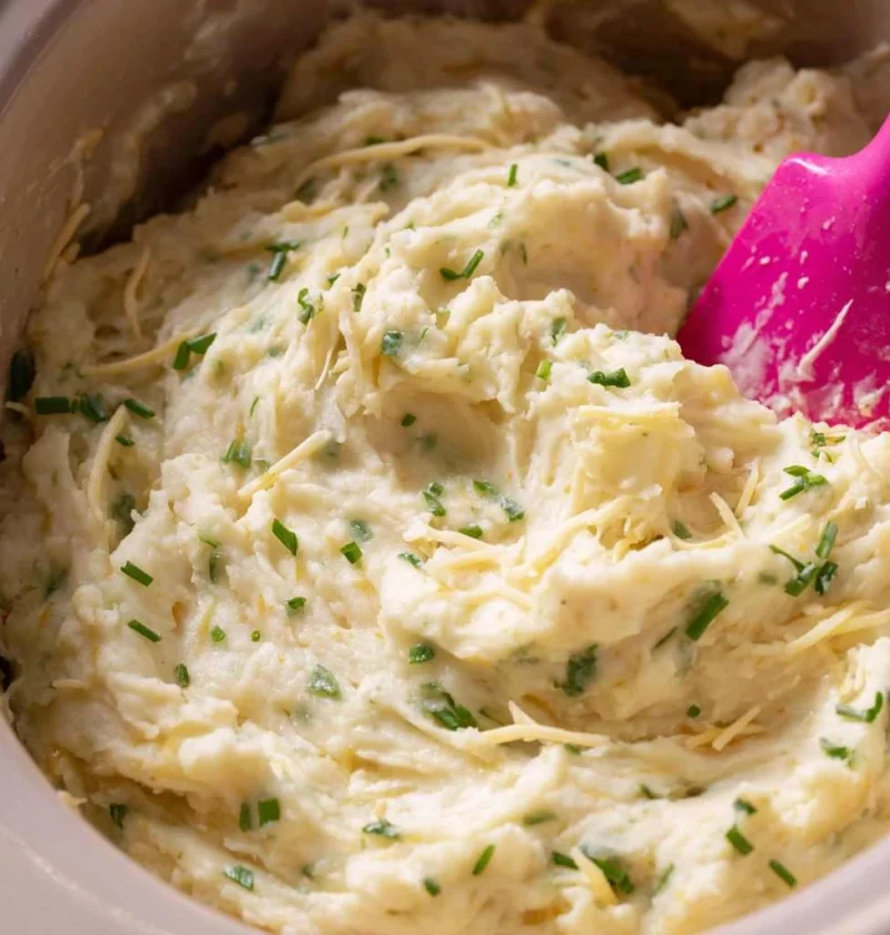 Creamy Crockpot Mashed Potatoes Crowd
