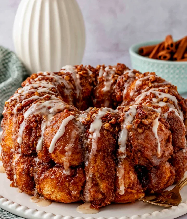 Cinnamon Roll Monkey Bread